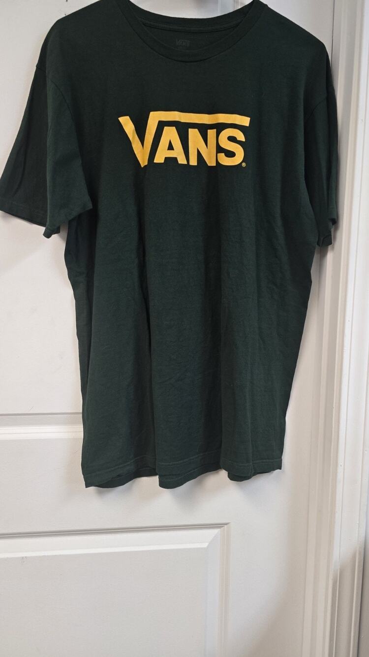 Jen8958 VANS Brand Graphic Vintage Music T-Shirt, Size XL, Dark Green and Gold.